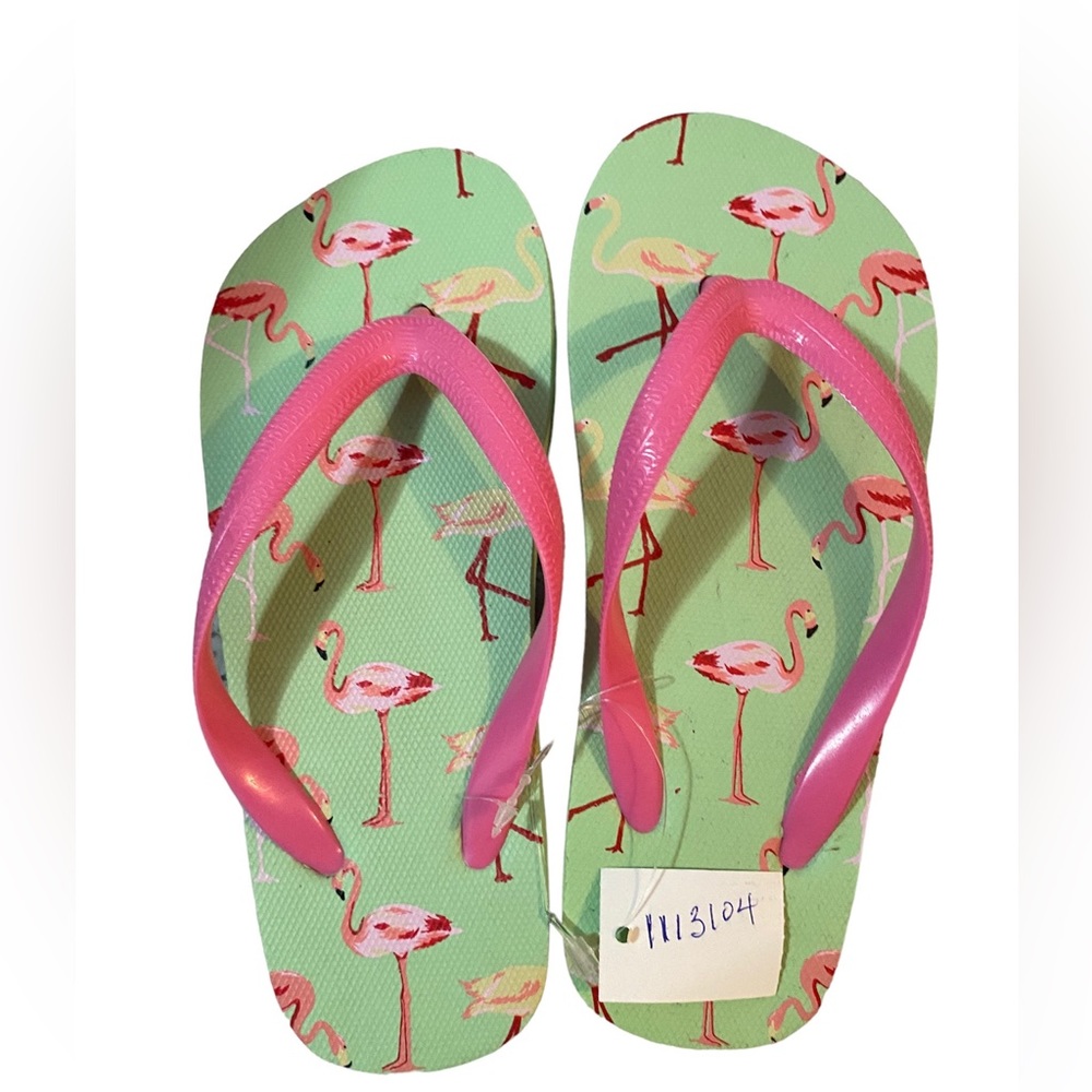Nwt. Girls flip flops carters.